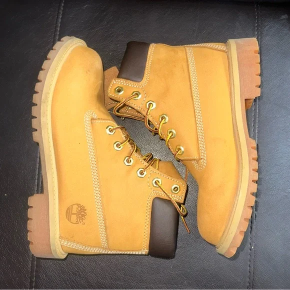 Timberland Waterproof 6" Boots
Boys' Grade School Size 4 - Picture 9 of 13